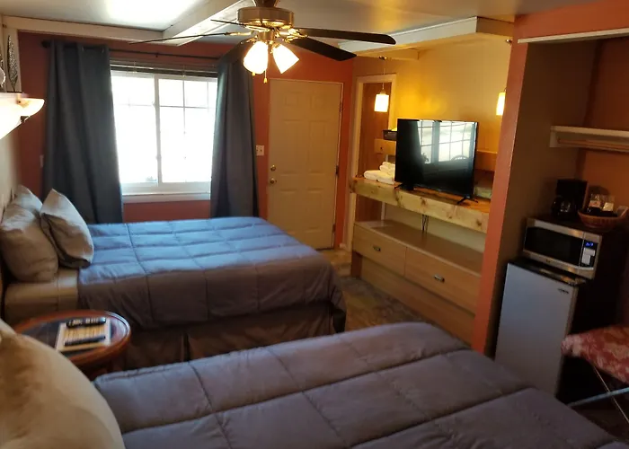 Two Rivers Motel 2*